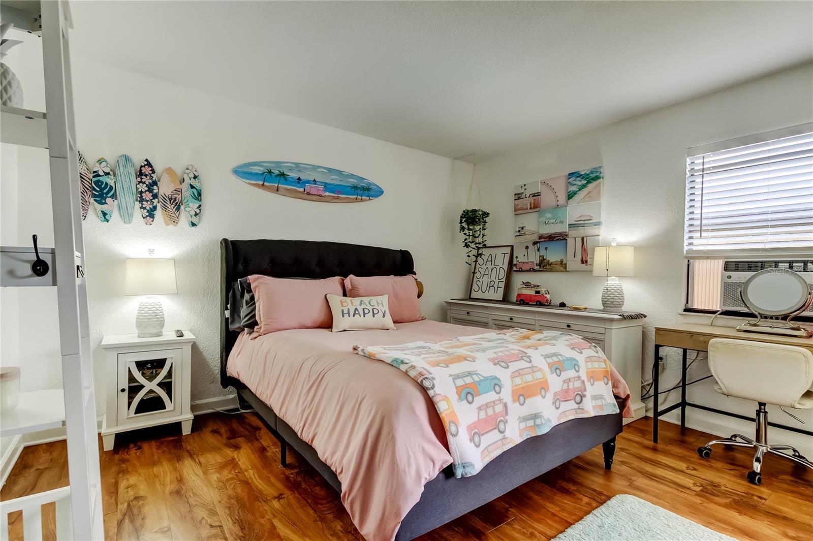 Image 41 of 71 For 12261 Sailwinds Drive 203