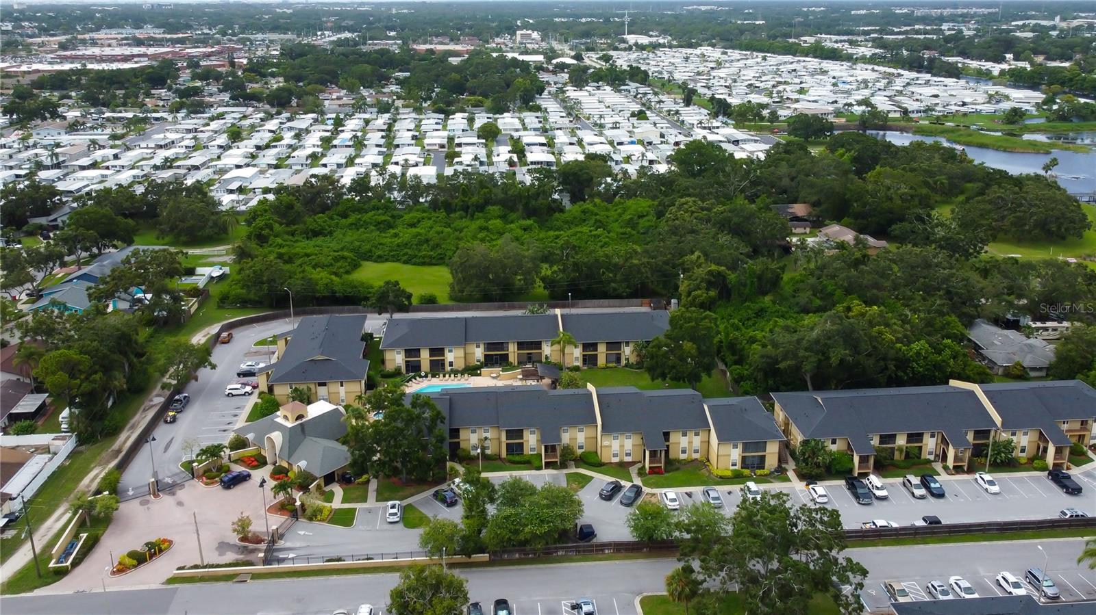 Image 8 of 71 For 12261 Sailwinds Drive 203