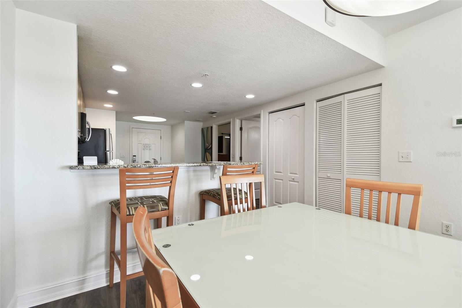Image 17 of 34 For 11605 Gulf Boulevard 402