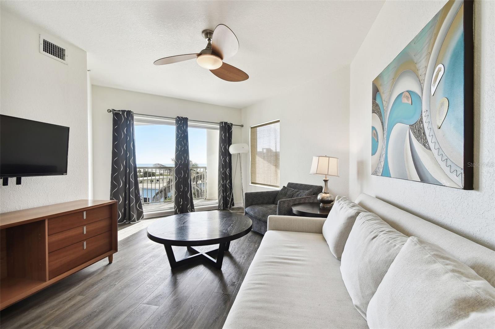 Image 18 of 34 For 11605 Gulf Boulevard 402