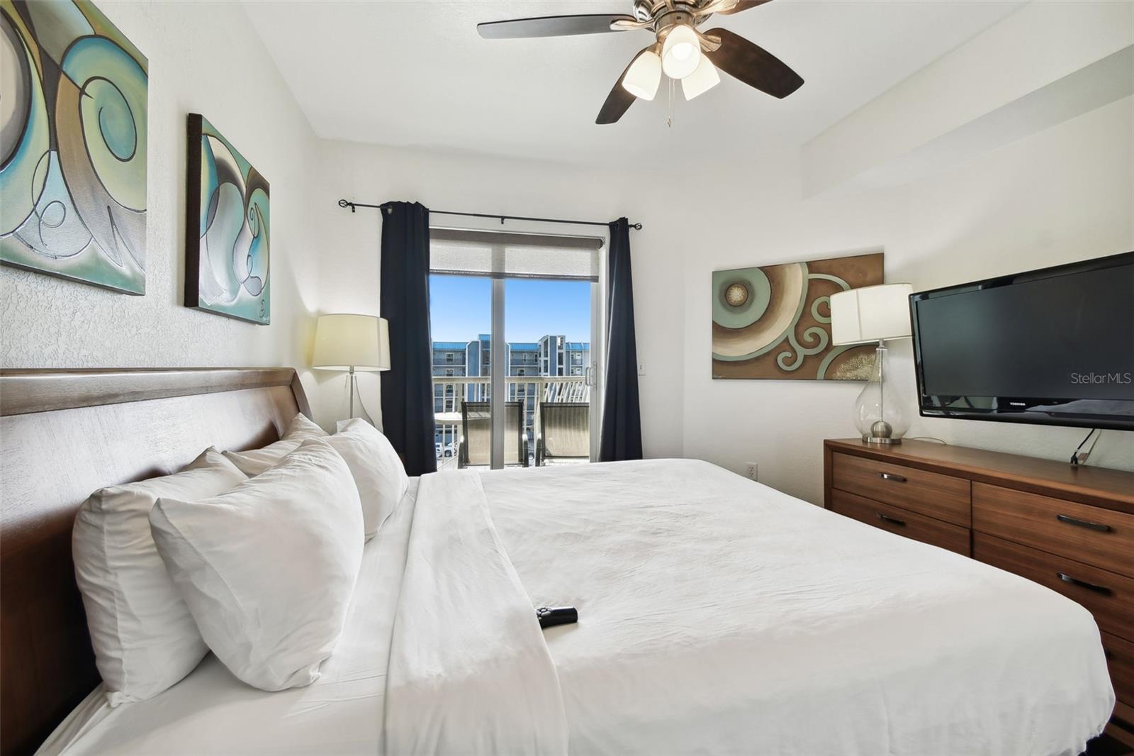 Image 24 of 34 For 11605 Gulf Boulevard 402