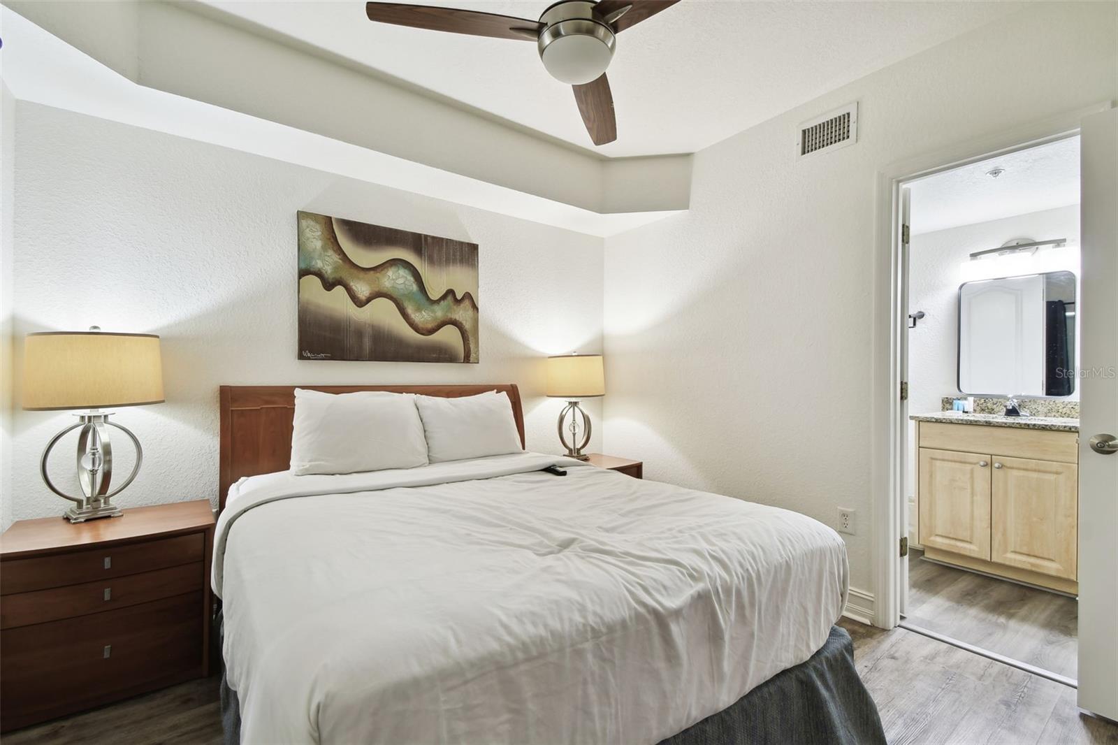 Image 28 of 34 For 11605 Gulf Boulevard 402