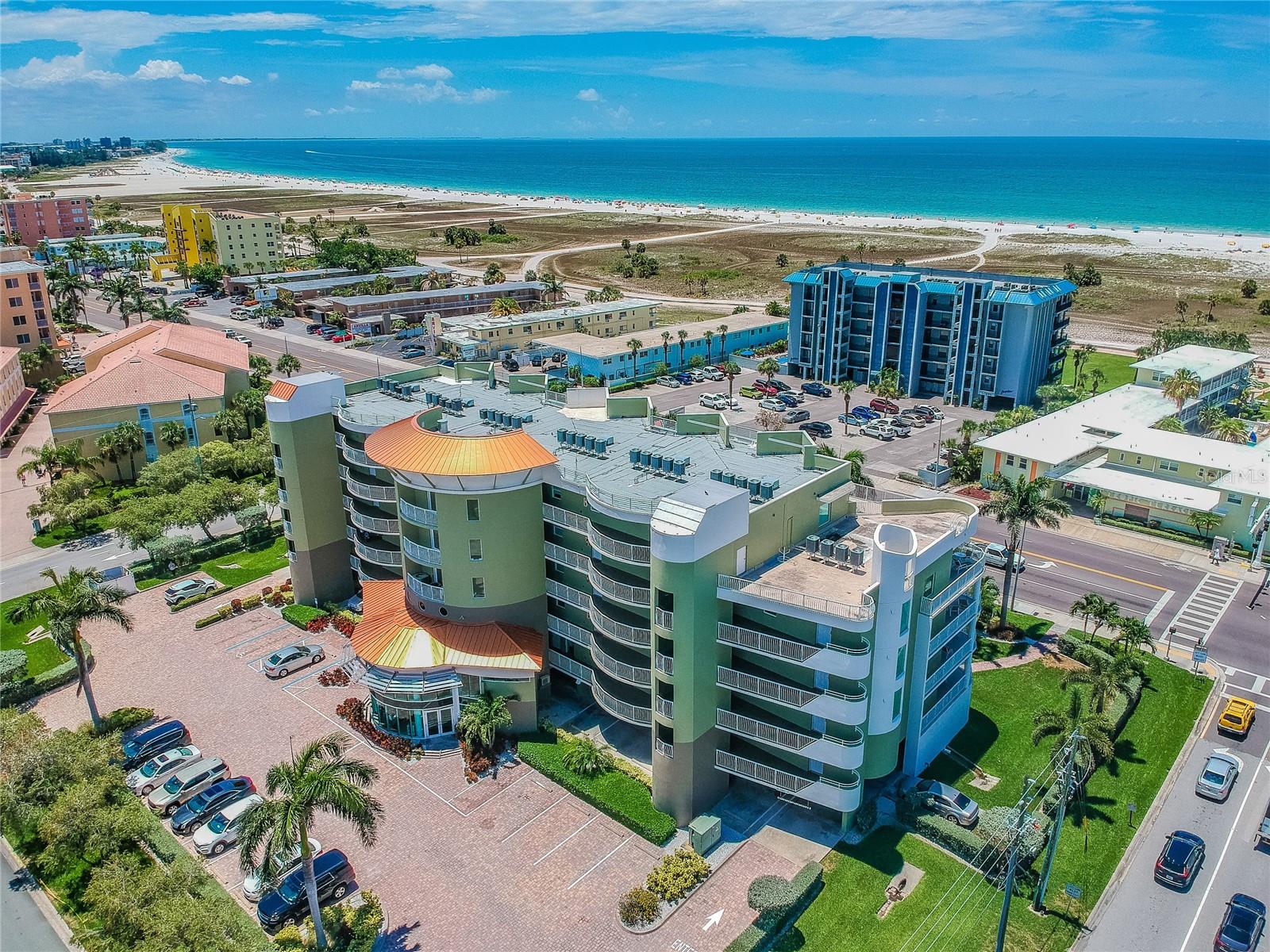 Image 3 of 34 For 11605 Gulf Boulevard 402