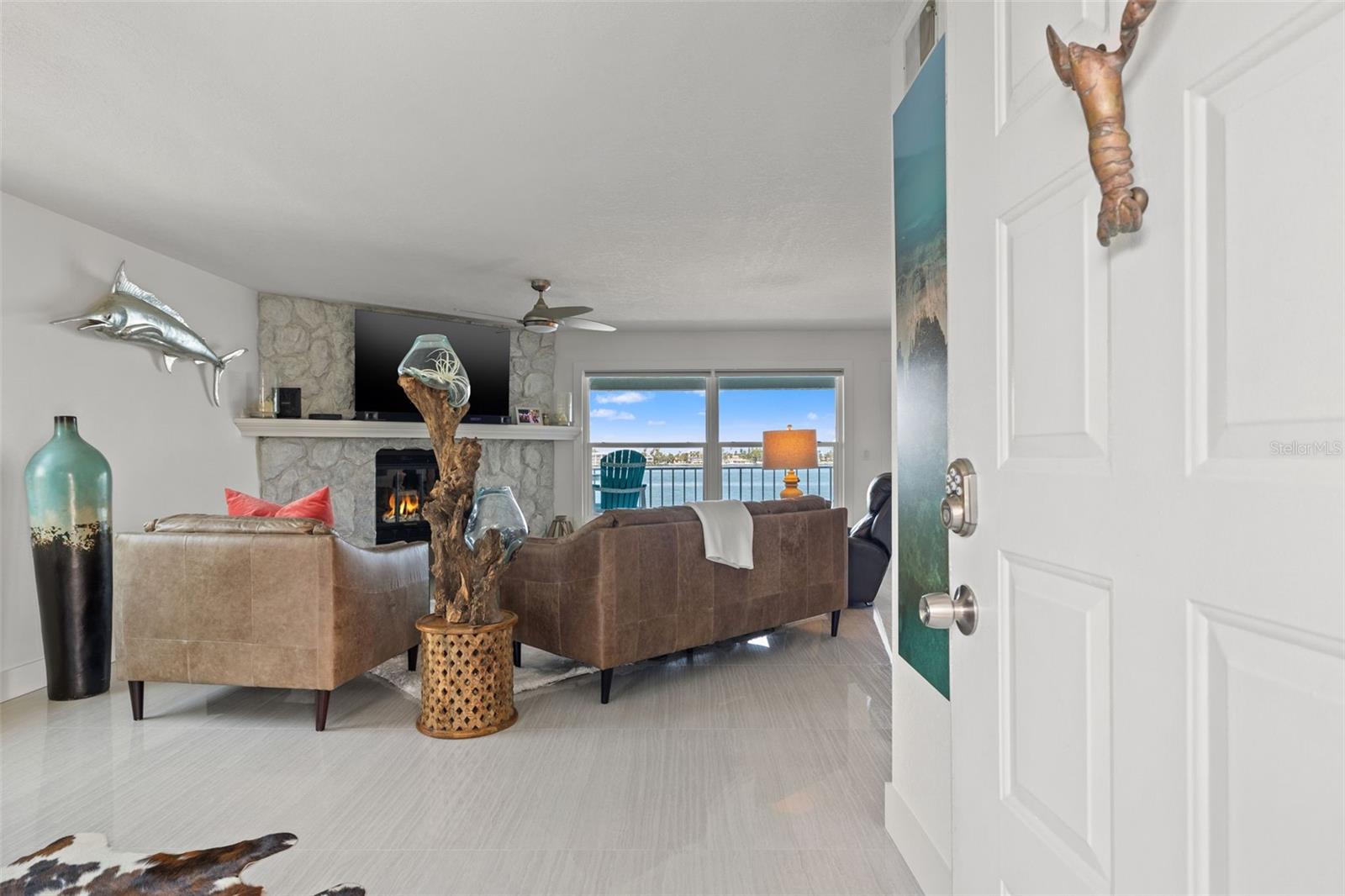 Image 10 of 77 For 380 8th Avenue N 4