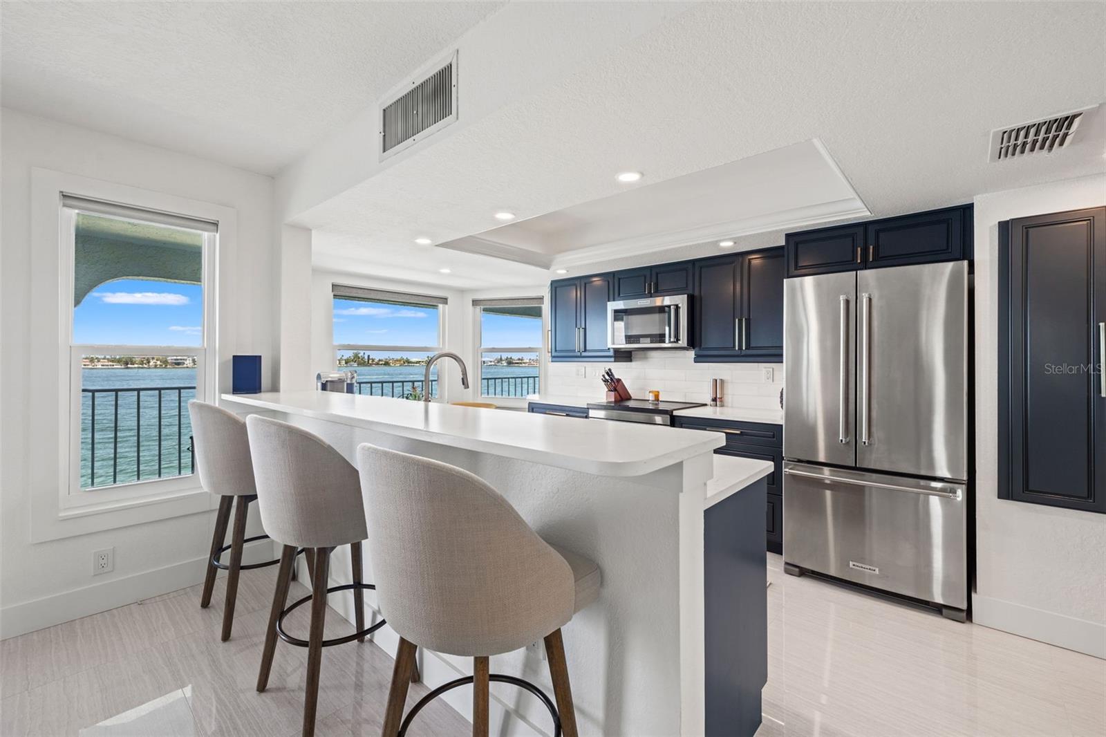 Image 14 of 77 For 380 8th Avenue N 4