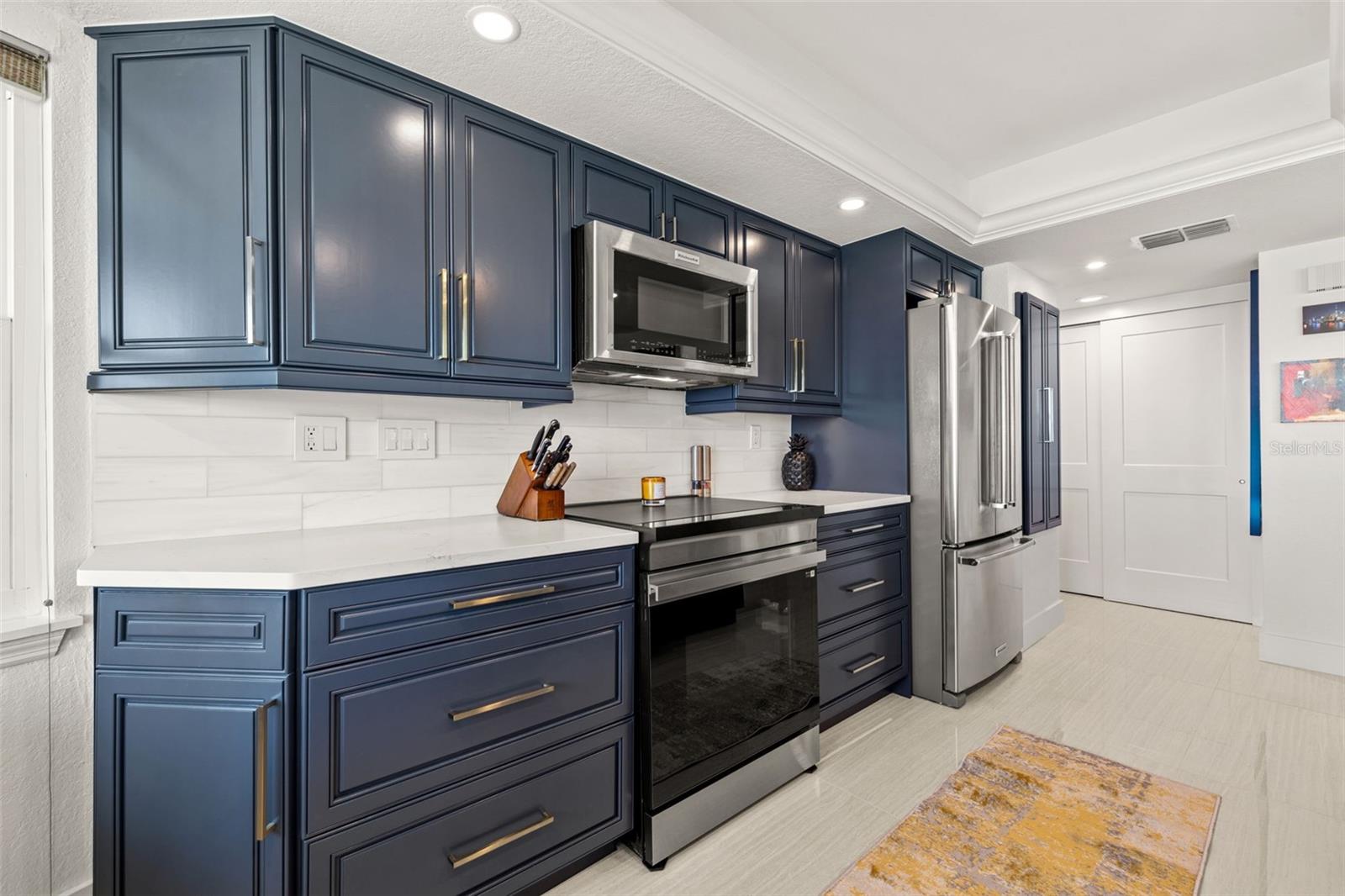 Image 21 of 77 For 380 8th Avenue N 4
