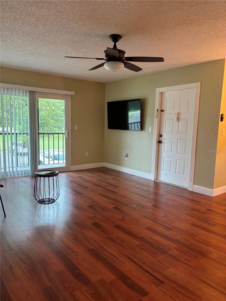 Image 4 of 30 For 1400 Pine Glen Lane D2