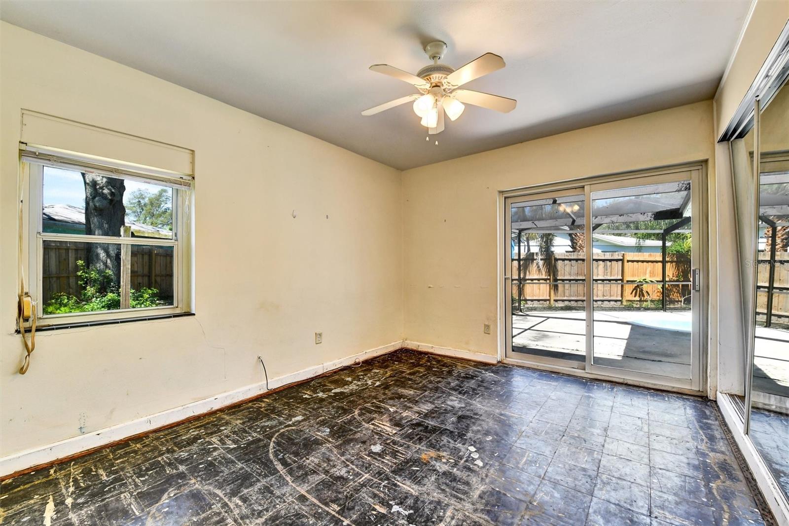 Image 18 of 27 For 4735 Baywood Point Drive S