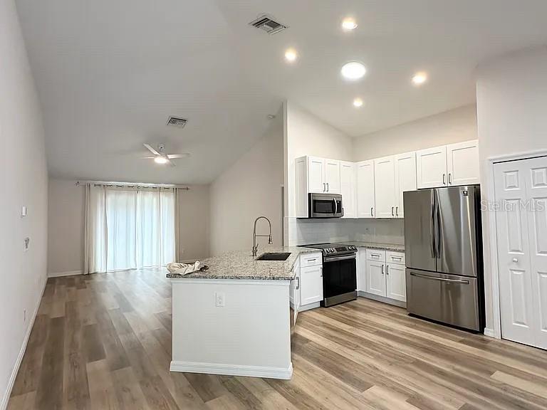 Image 2 of 16 For 1737 Lakewood Avenue