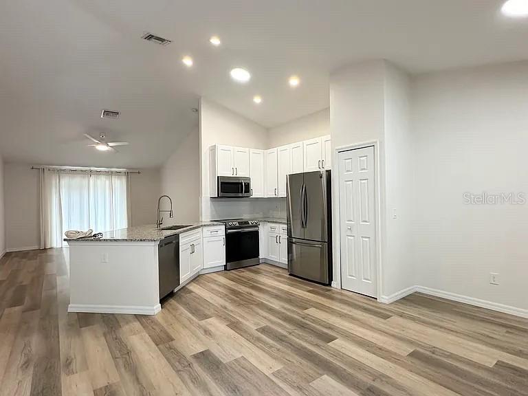 Image 3 of 16 For 1737 Lakewood Avenue