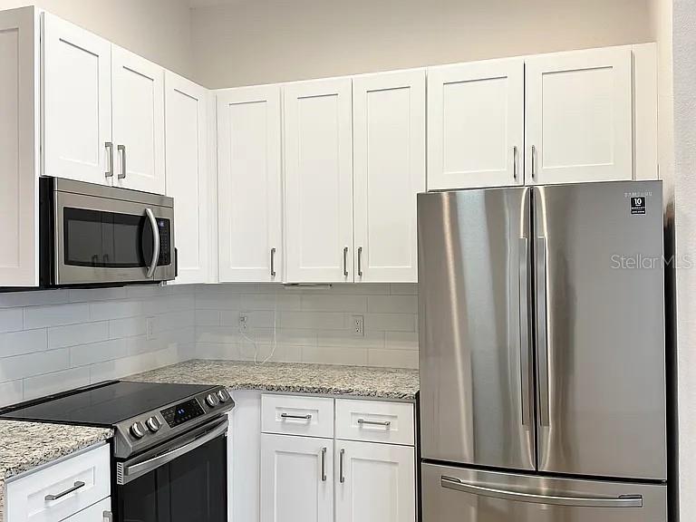 Image 5 of 16 For 1737 Lakewood Avenue