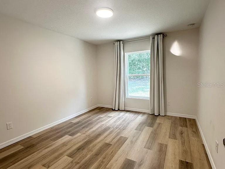 Image 7 of 16 For 1737 Lakewood Avenue