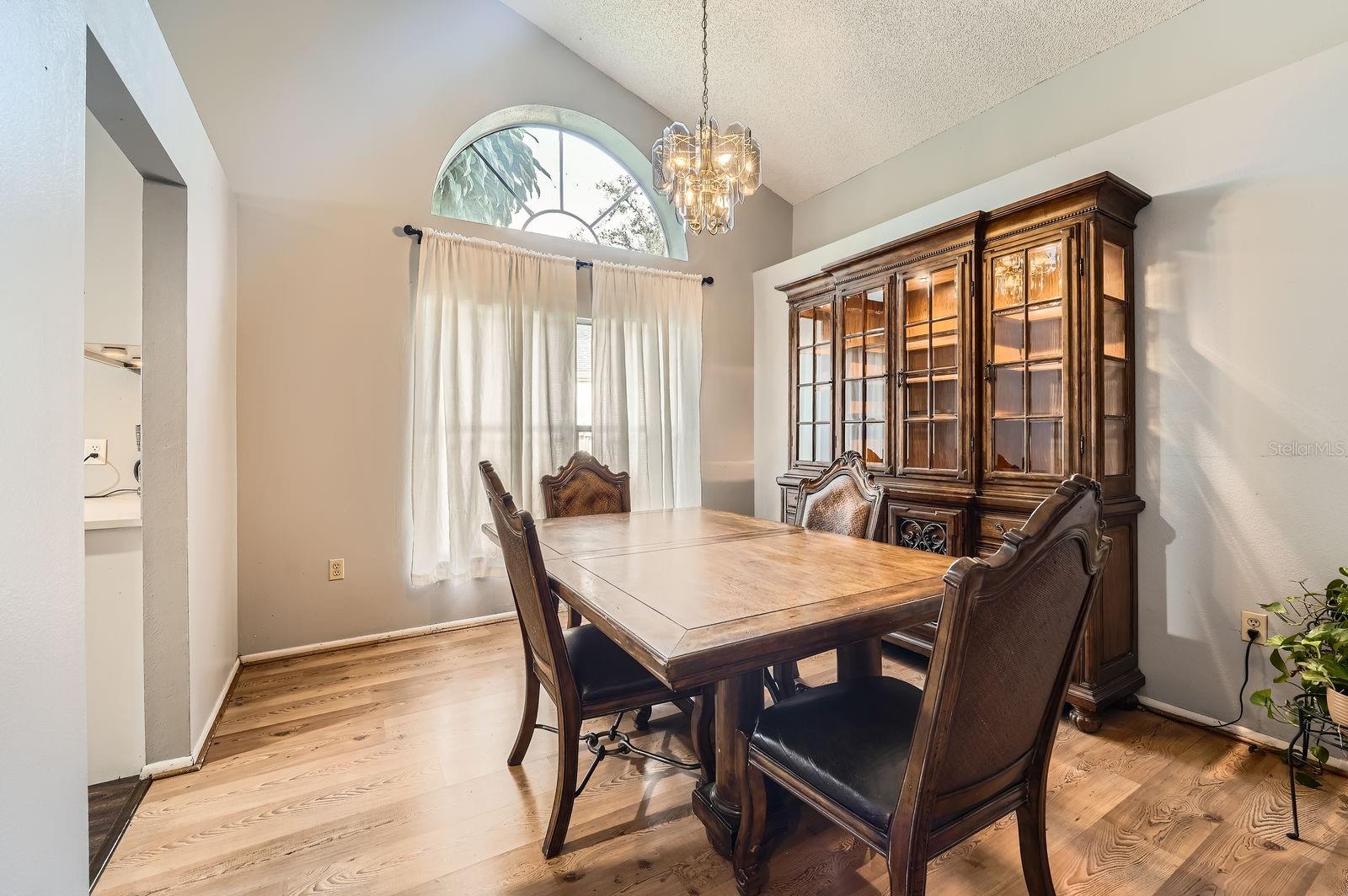 Image 10 of 31 For 10845 Kenmore Drive
