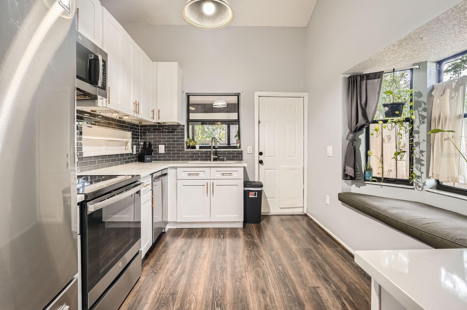 Image 11 of 31 For 10845 Kenmore Drive