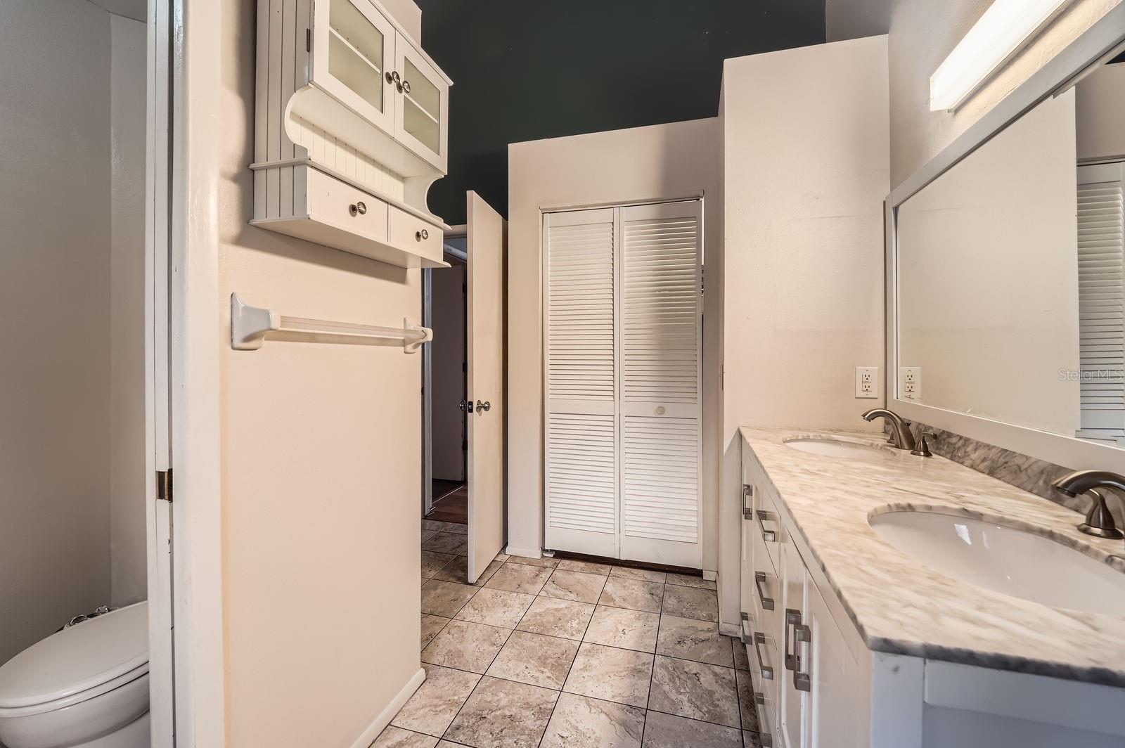Image 18 of 31 For 10845 Kenmore Drive