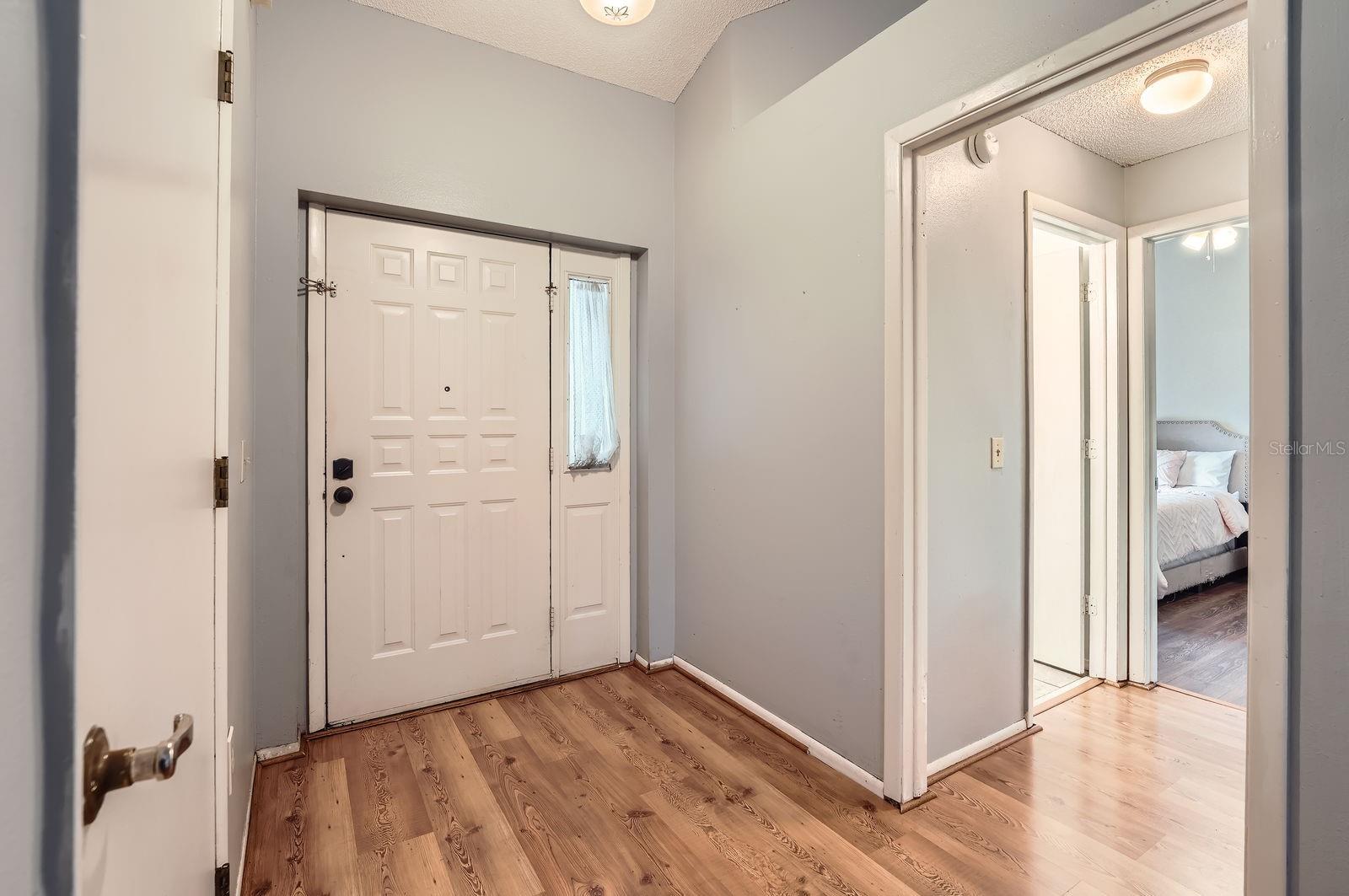 Image 6 of 31 For 10845 Kenmore Drive
