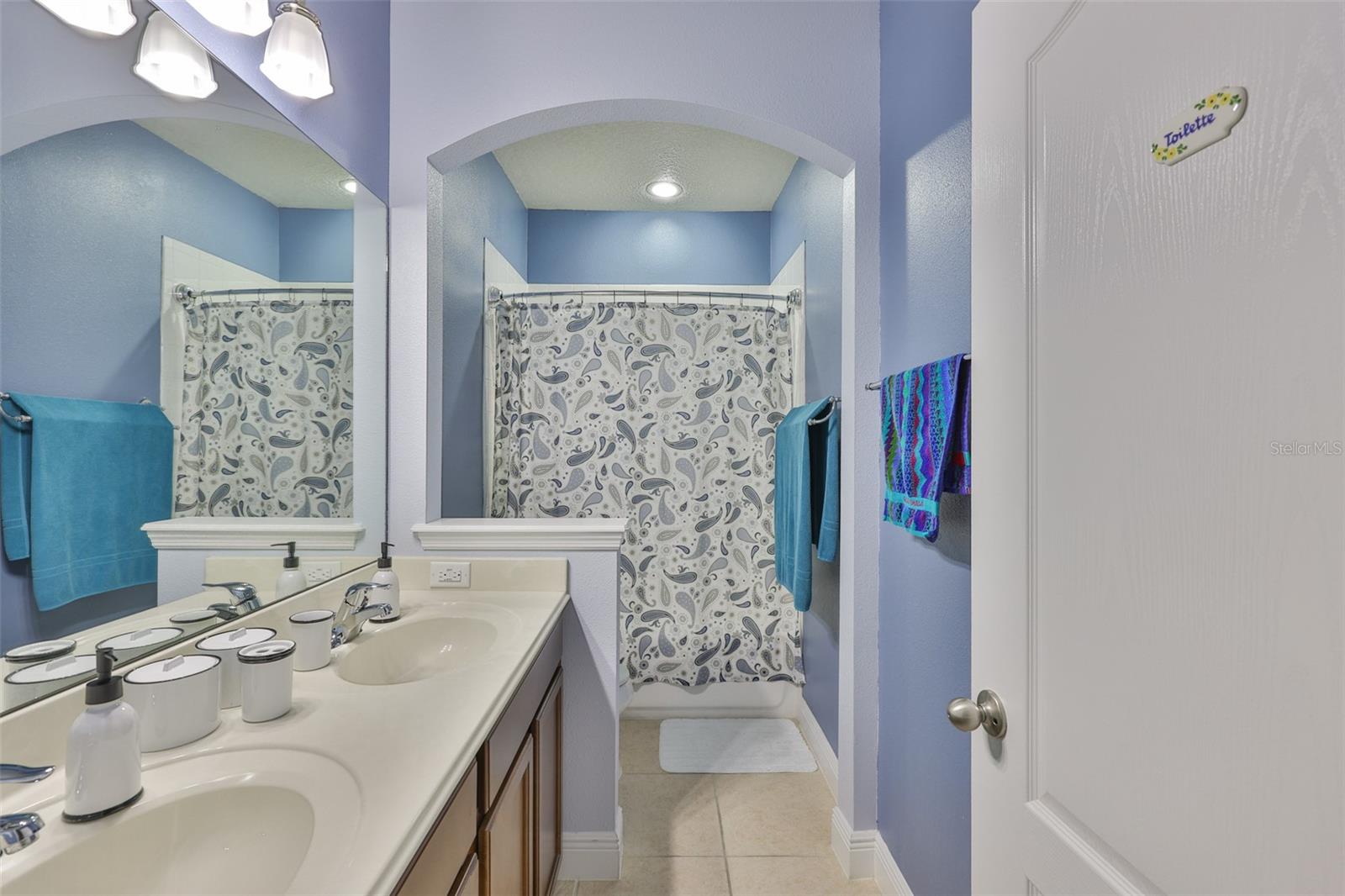Listing photo id 14 for 7703 West Shore Boulevard