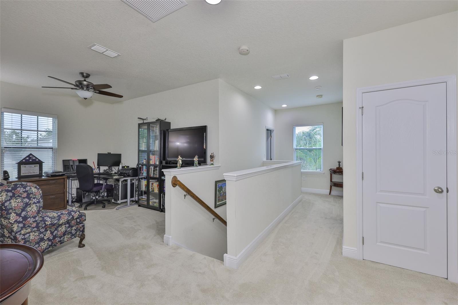Listing photo id 18 for 7703 West Shore Boulevard