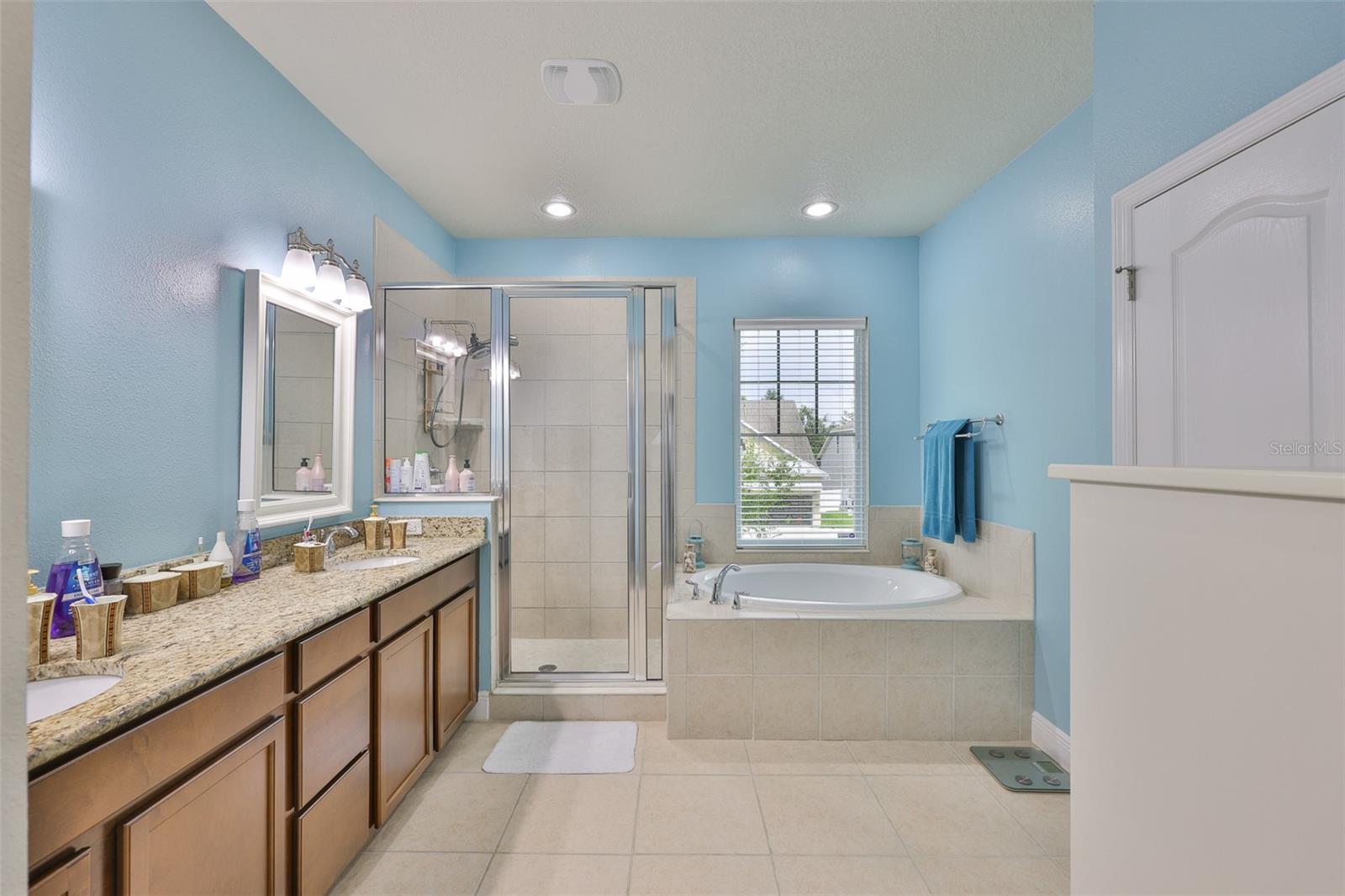 Listing photo id 21 for 7703 West Shore Boulevard