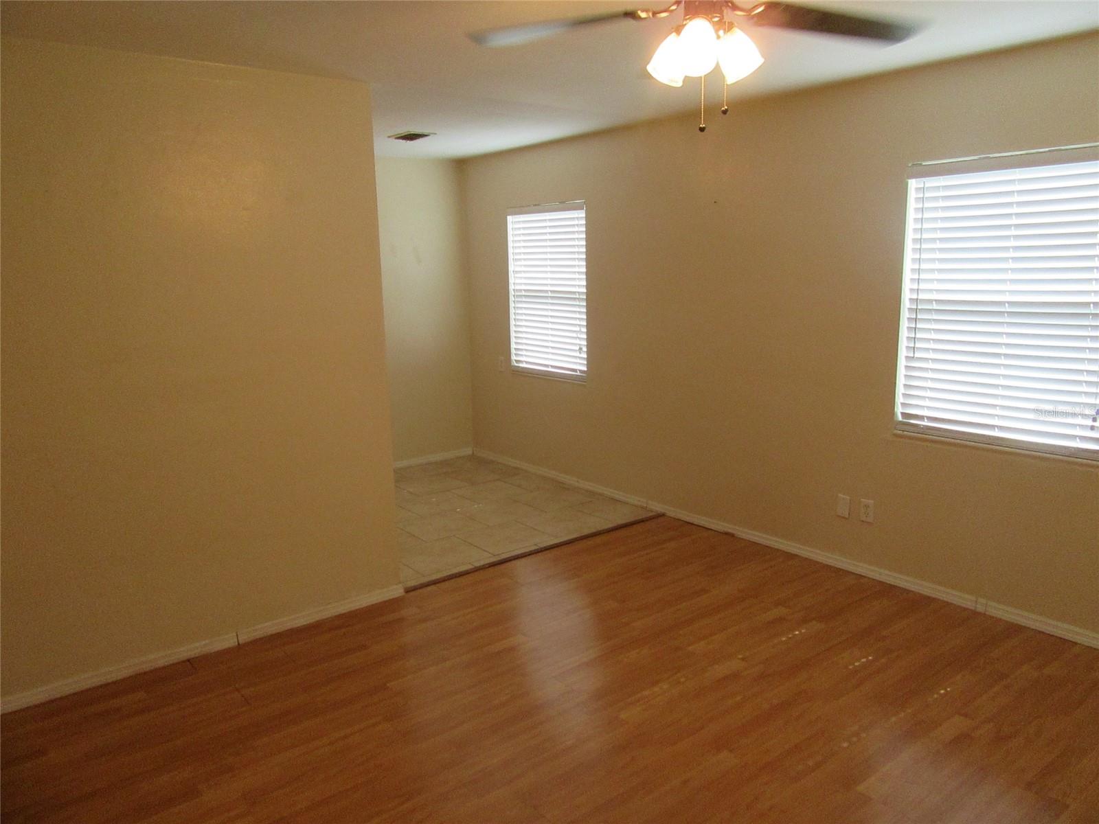 Image 4 of 14 For 751 52nd Avenue N