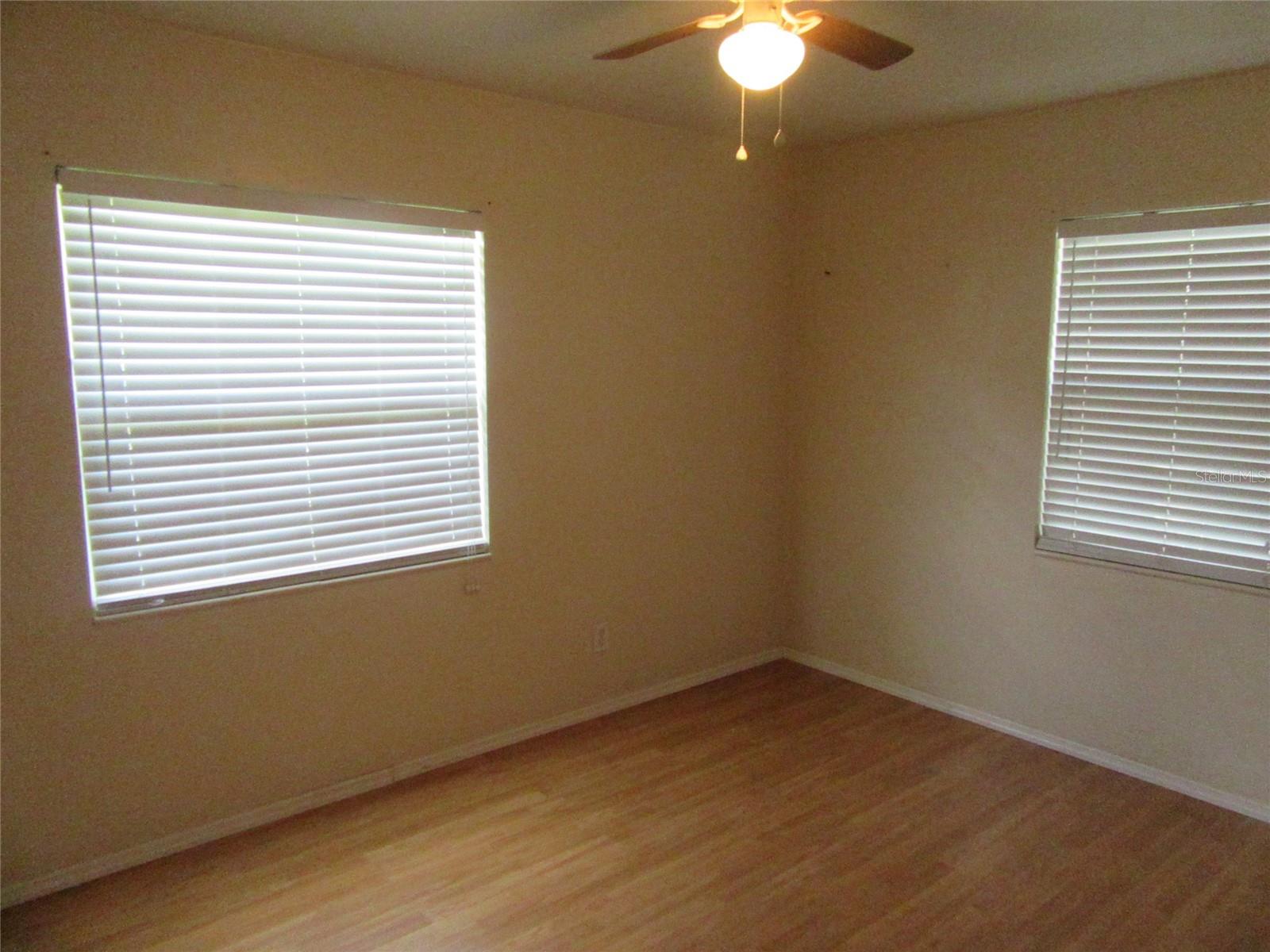 Image 8 of 14 For 751 52nd Avenue N