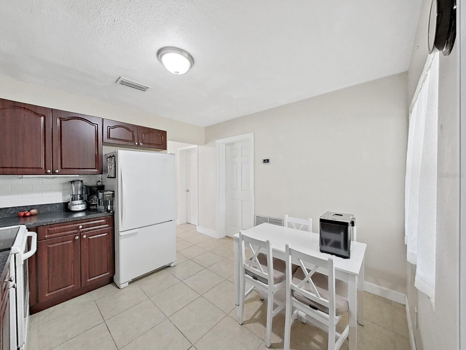 Image 11 of 34 For 9413 Forest Hills Drive