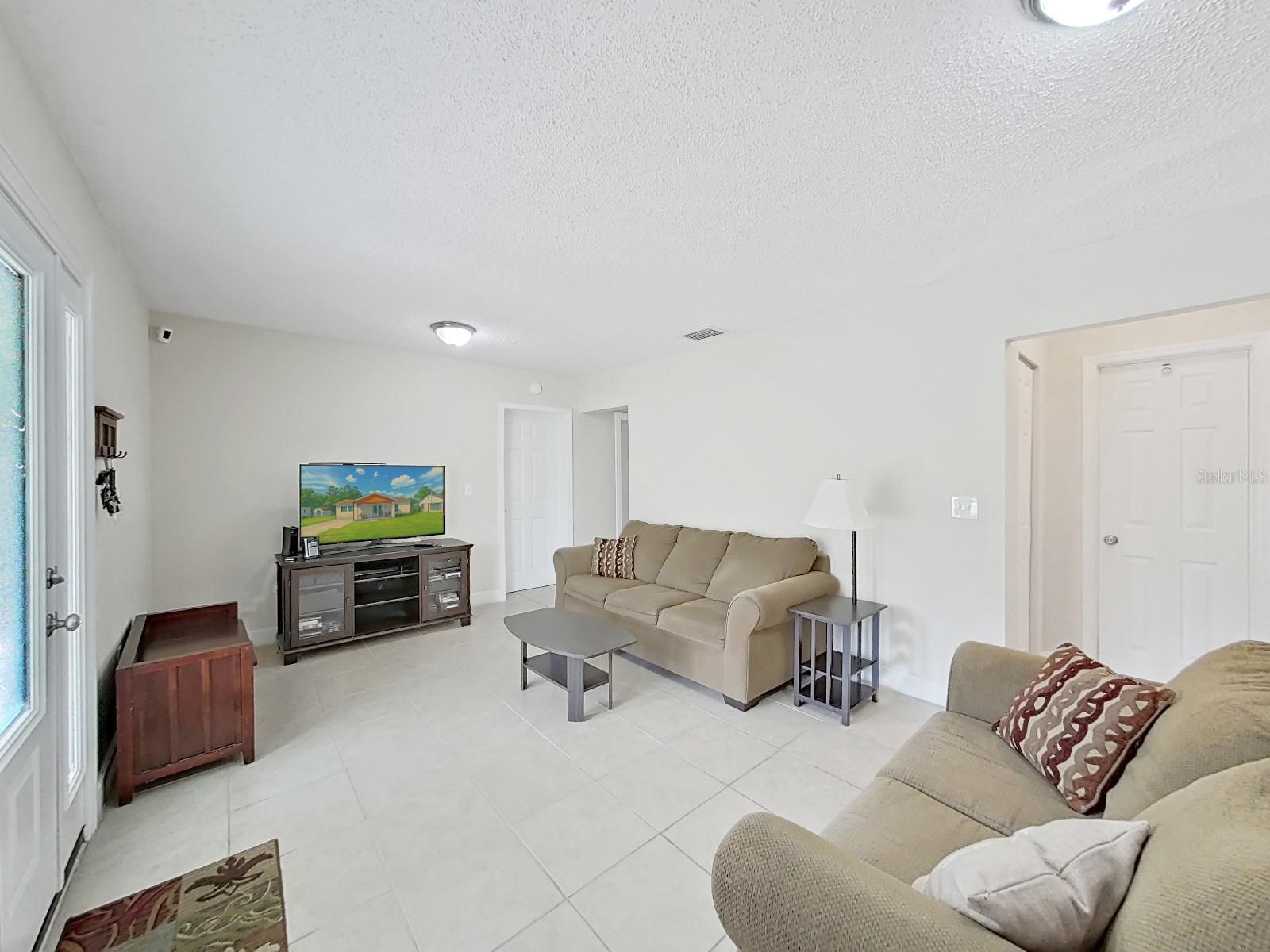 Image 5 of 34 For 9413 Forest Hills Drive