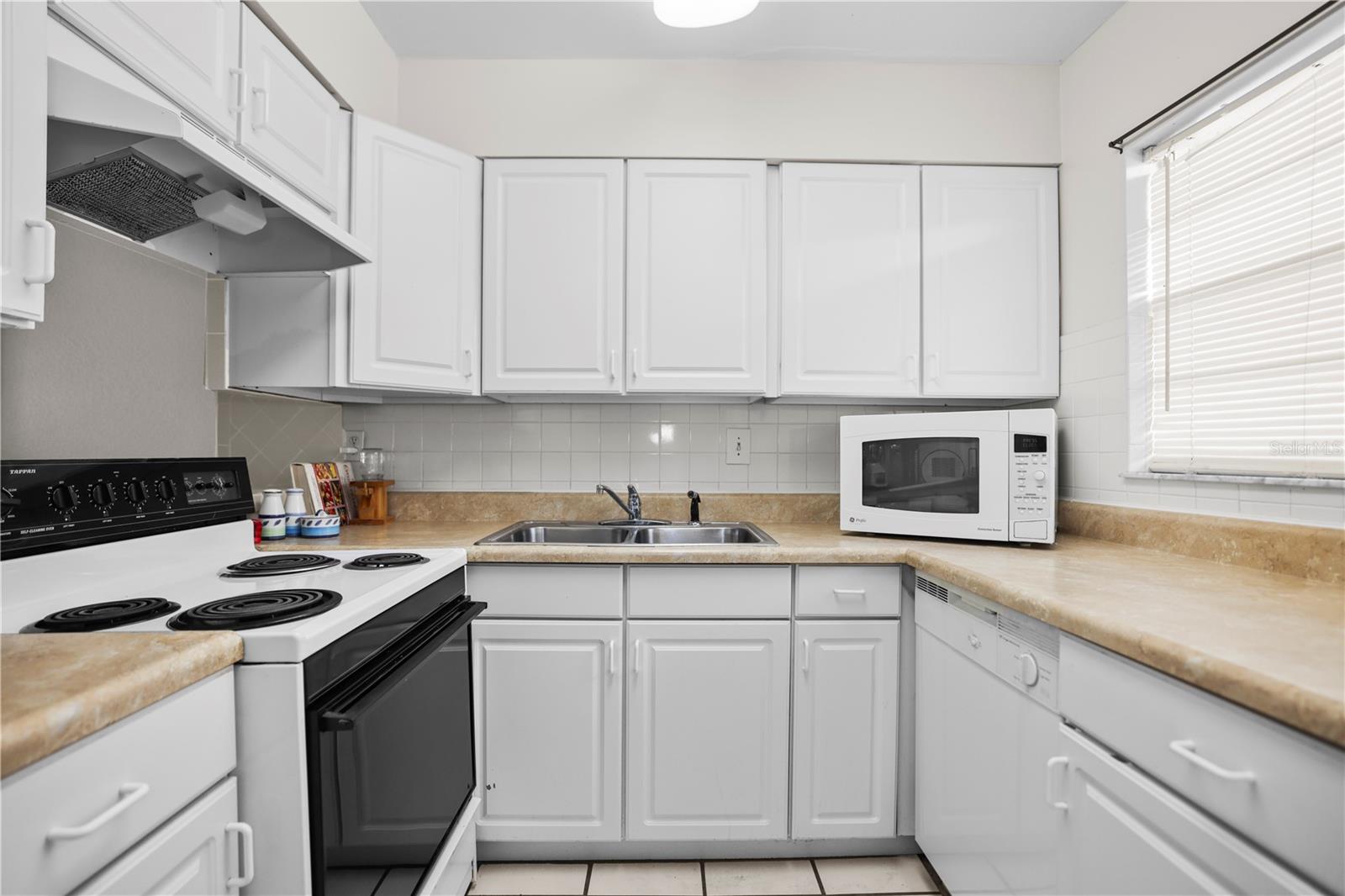 Image 13 of 30 For 2625 State Road 590  723