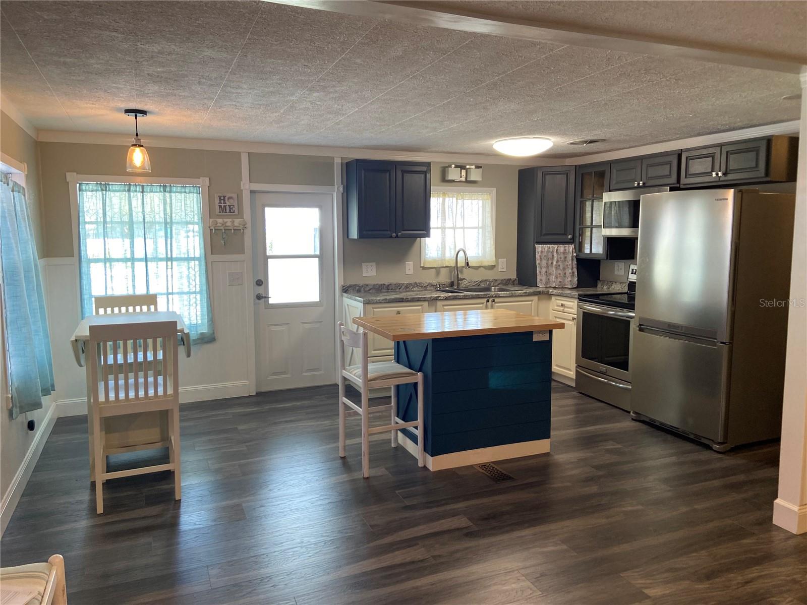 Image 4 of 17 For 7901 40th Avenue N 24