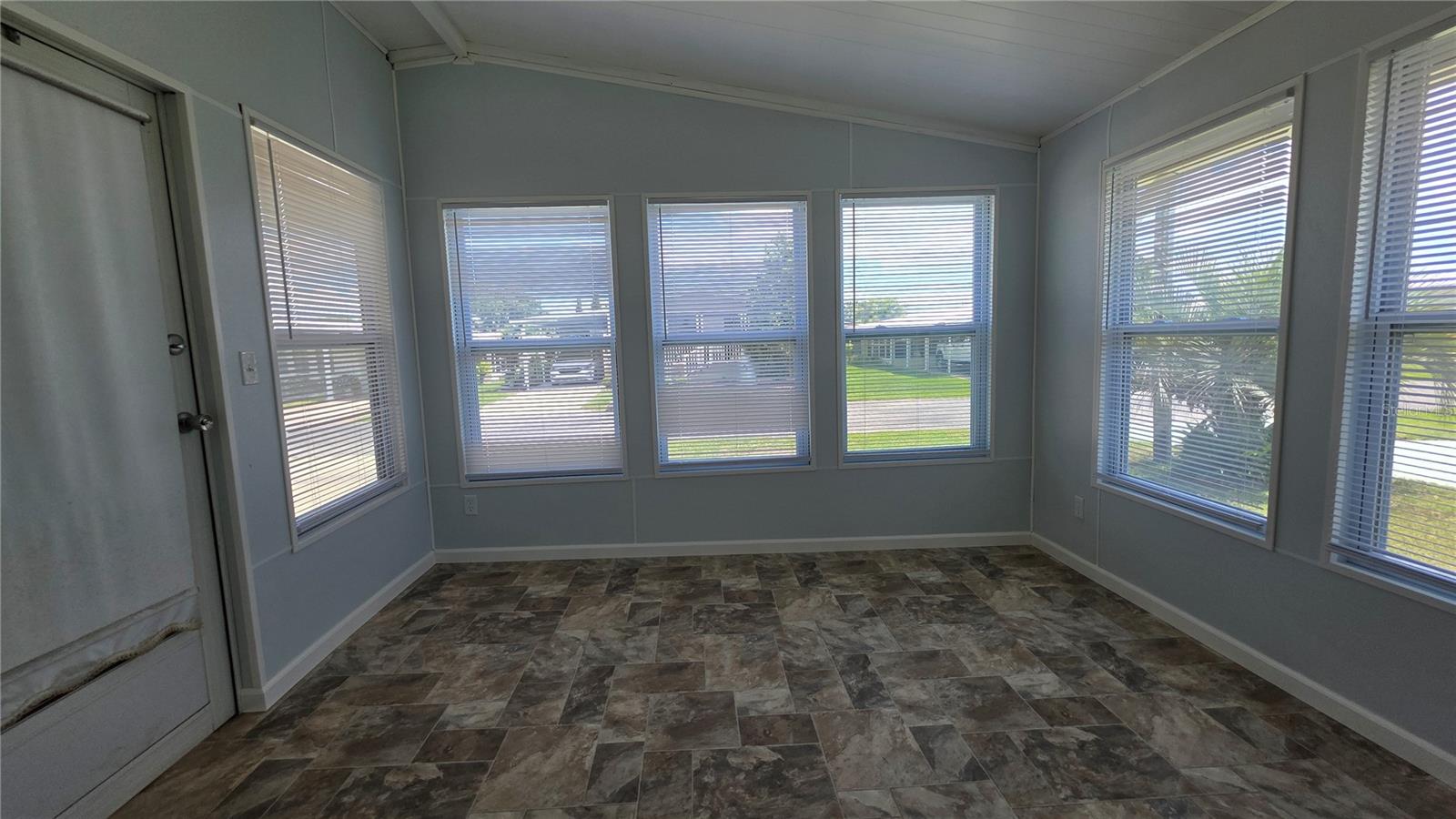 Image 11 of 47 For 36801 Camelia Court