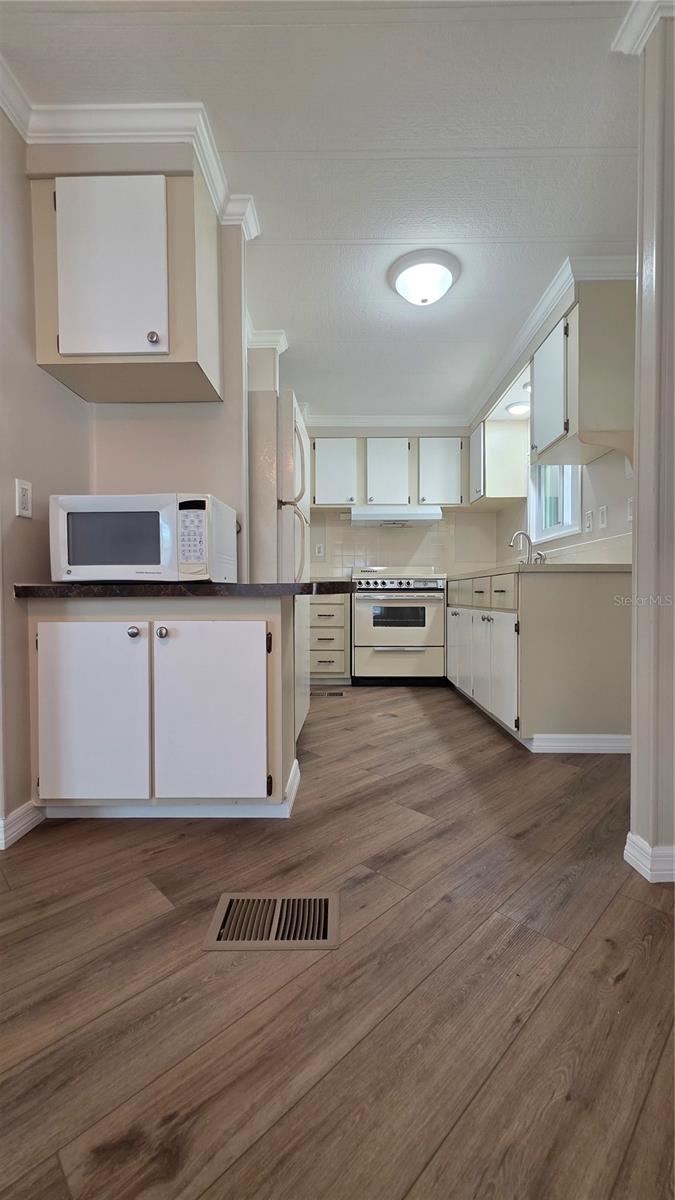Image 17 of 47 For 36801 Camelia Court