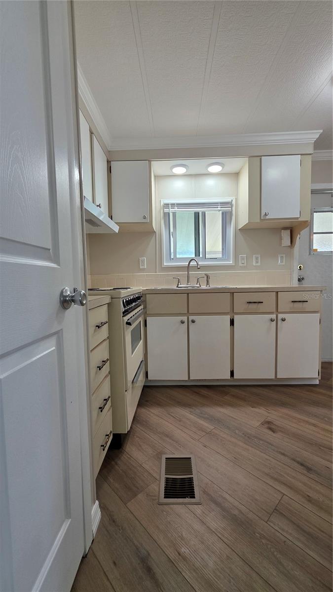 Image 18 of 47 For 36801 Camelia Court