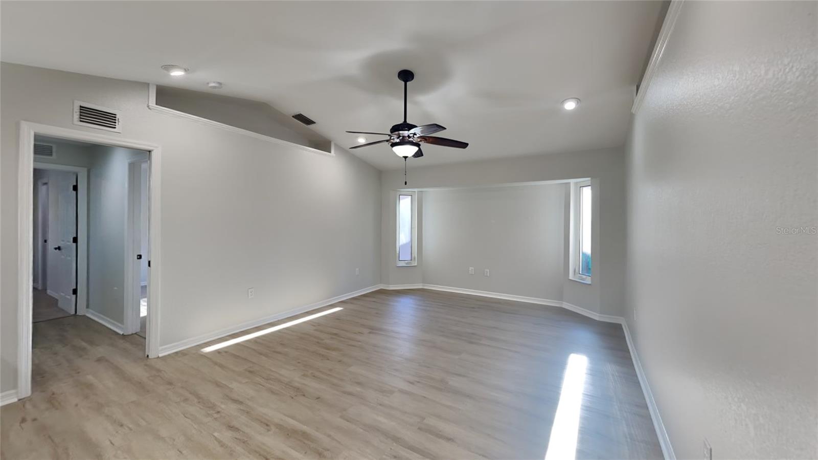 Image 10 of 21 For 23344 Van Buren Avenue