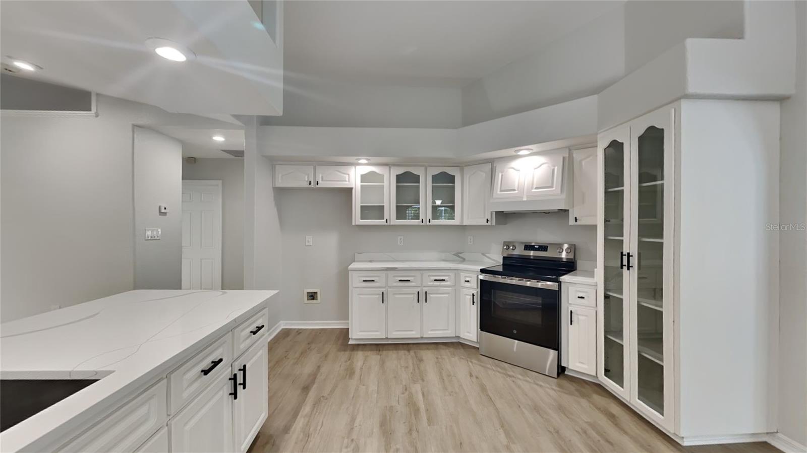 Image 4 of 21 For 23344 Van Buren Avenue