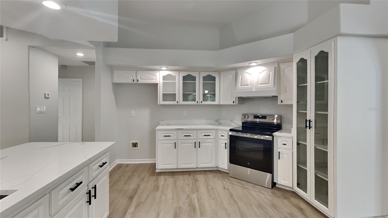 Image 5 of 21 For 23344 Van Buren Avenue