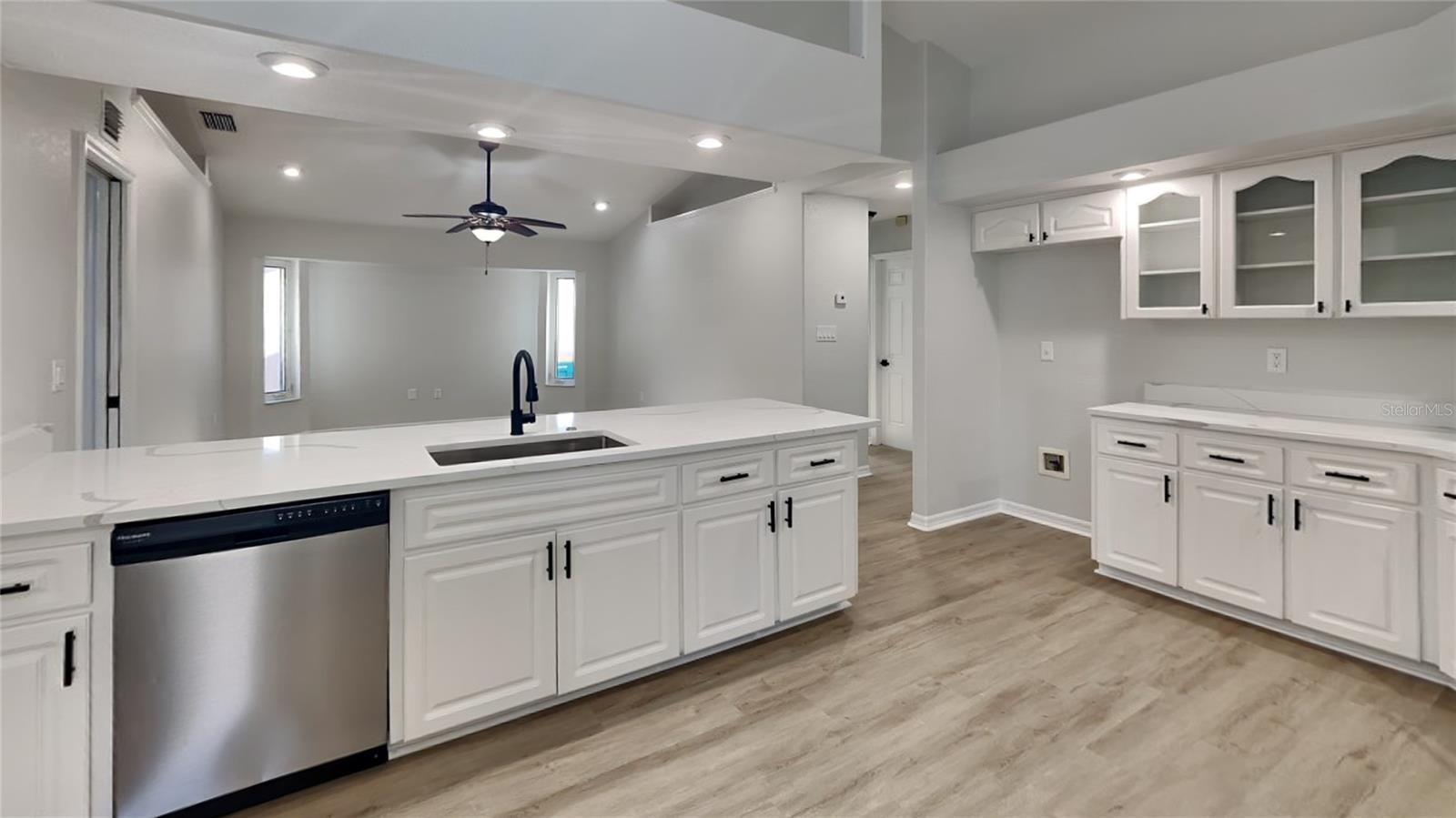 Image 6 of 21 For 23344 Van Buren Avenue