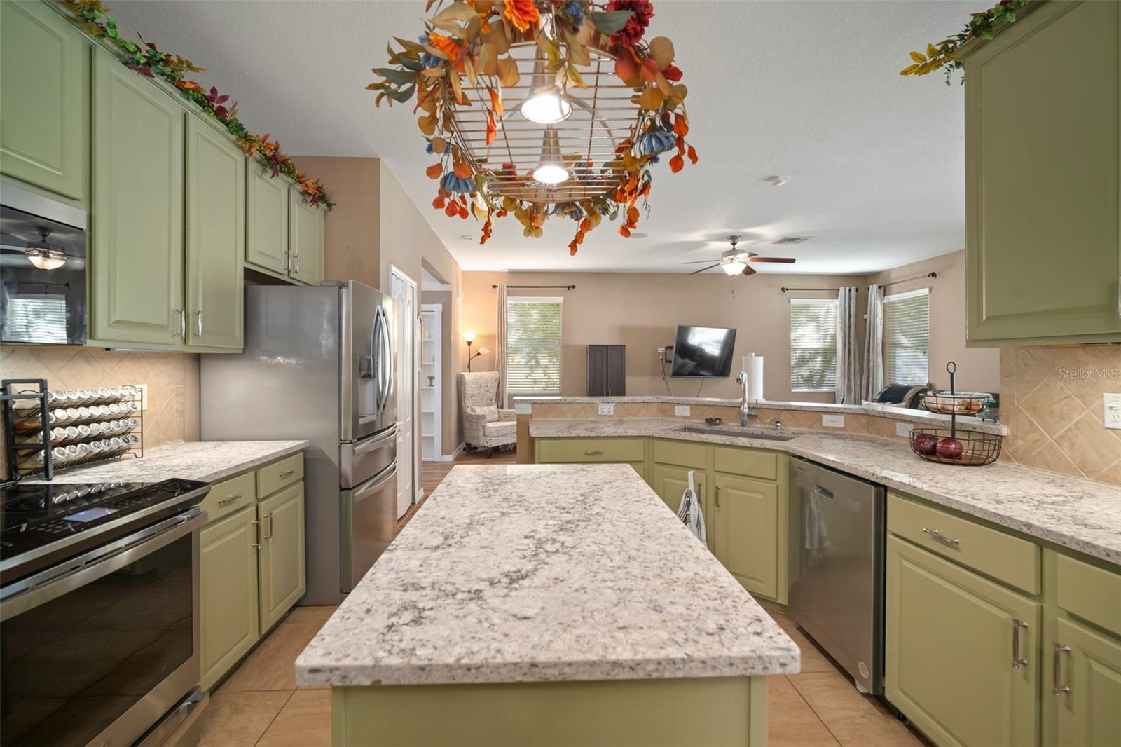Image 11 of 37 For 8607 Tidal Breeze Drive