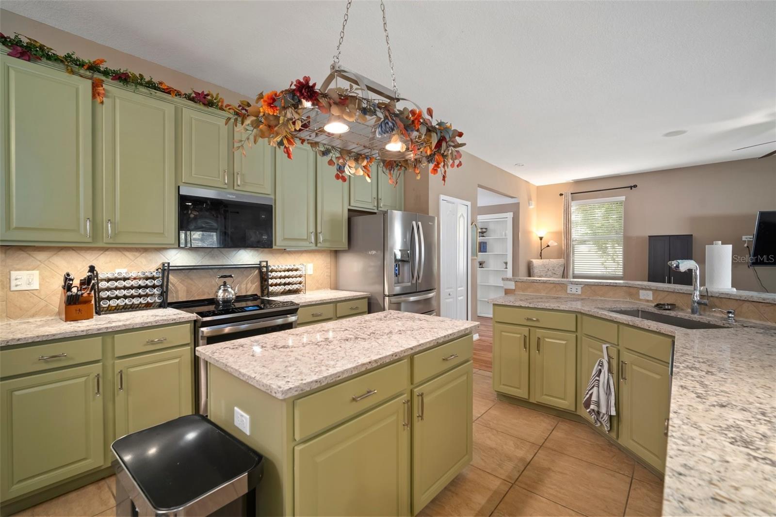 Image 15 of 37 For 8607 Tidal Breeze Drive