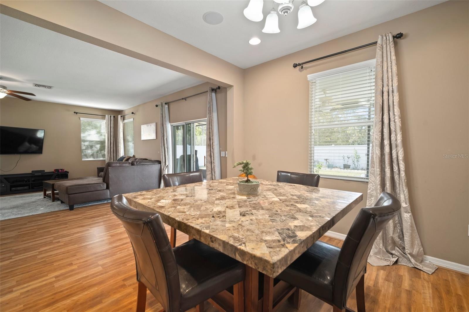 Image 19 of 37 For 8607 Tidal Breeze Drive