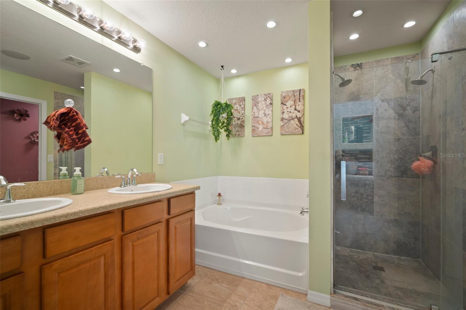 Image 23 of 37 For 8607 Tidal Breeze Drive