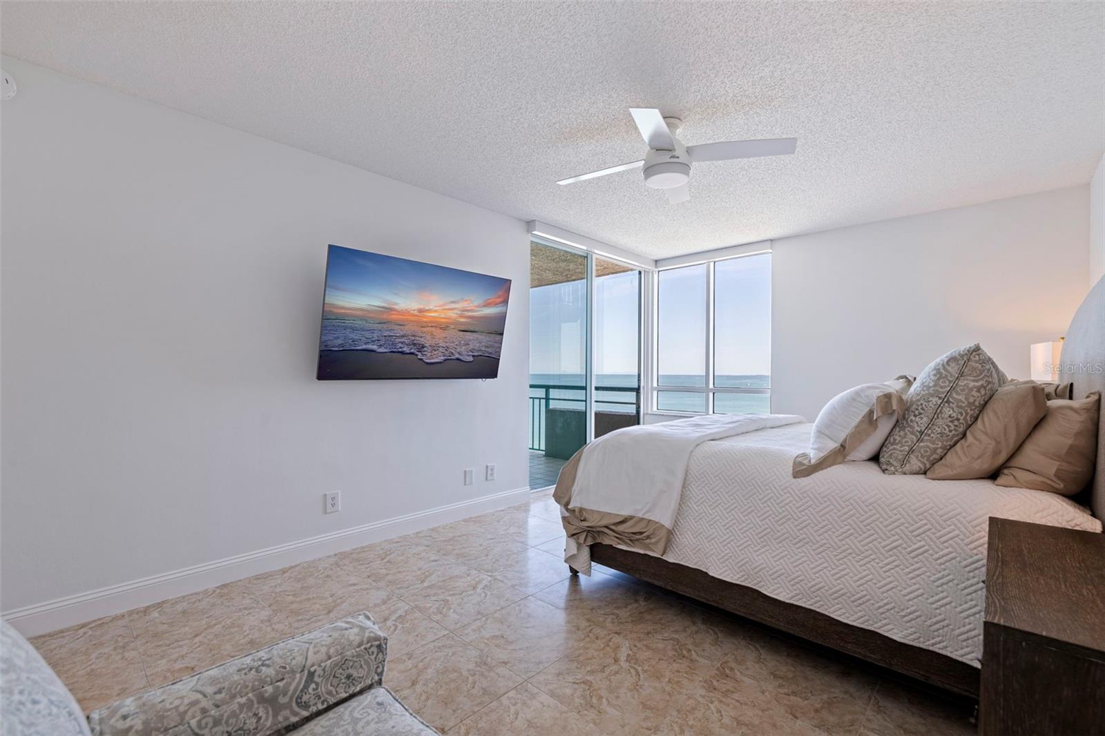 Image 27 of 81 For 1520 Gulf Boulevard 1502