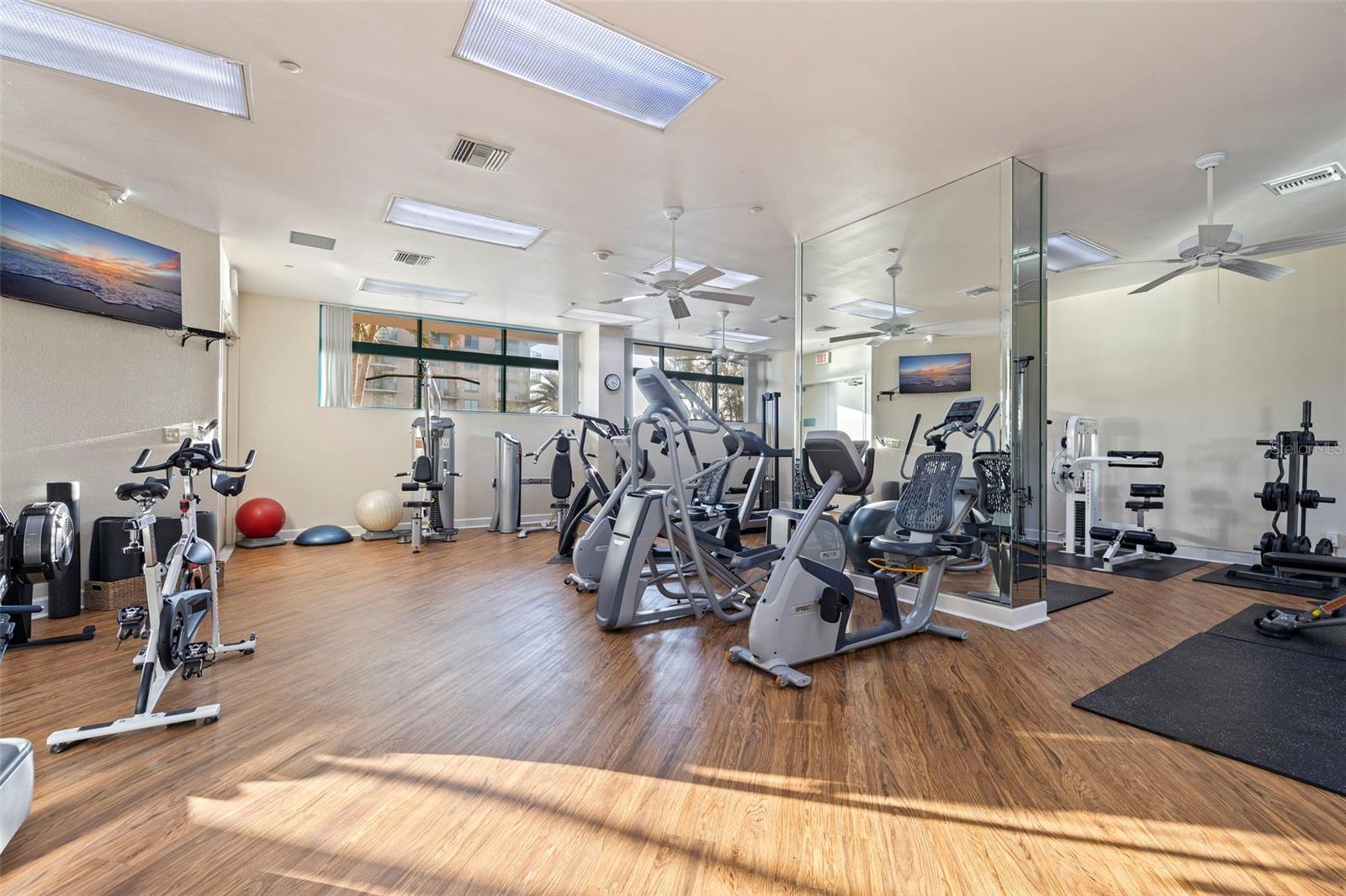 Image 45 of 81 For 1520 Gulf Boulevard 1502