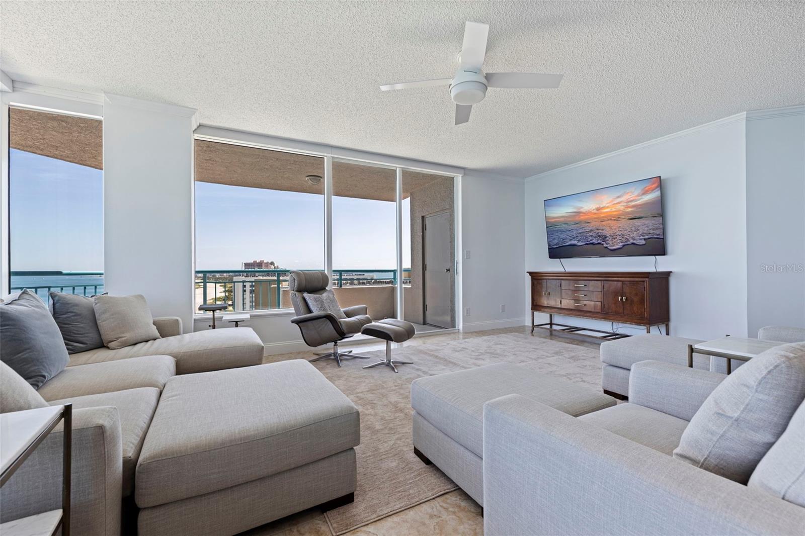 Image 6 of 81 For 1520 Gulf Boulevard 1502