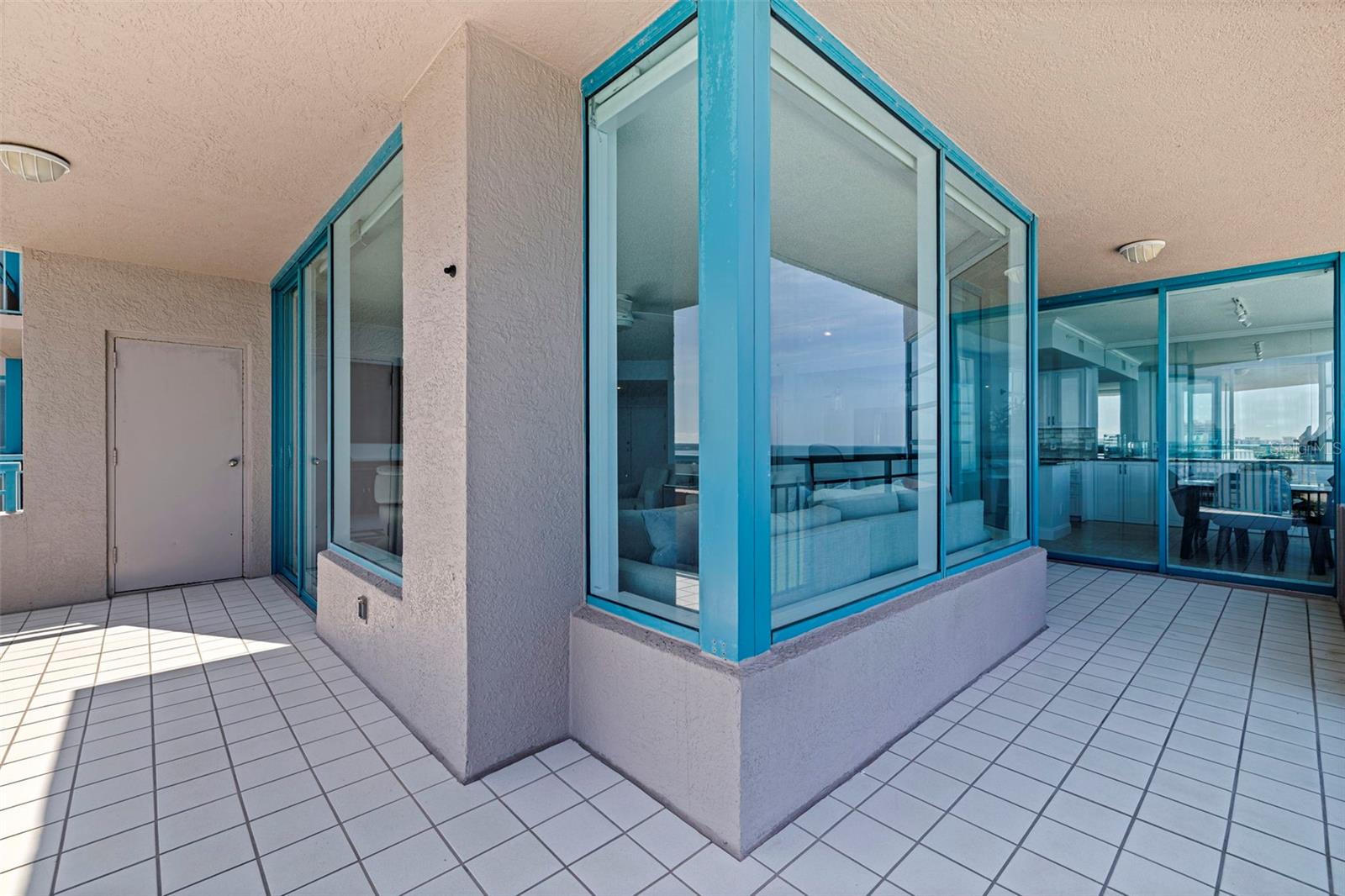 Image 8 of 81 For 1520 Gulf Boulevard 1502