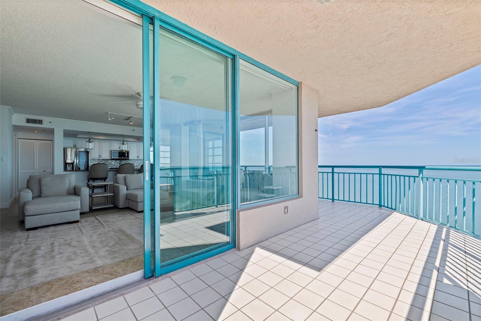 Image 9 of 81 For 1520 Gulf Boulevard 1502