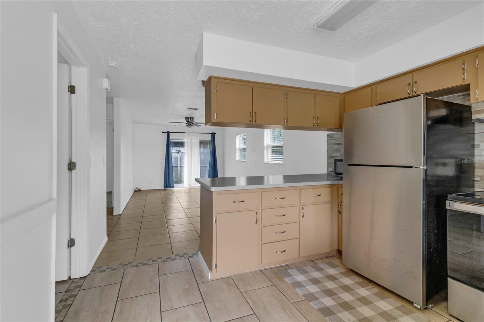Image 4 of 31 For 5431 & 5435 Beach Street