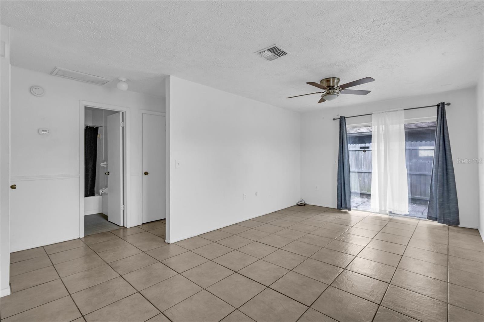 Image 9 of 31 For 5431 & 5435 Beach Street