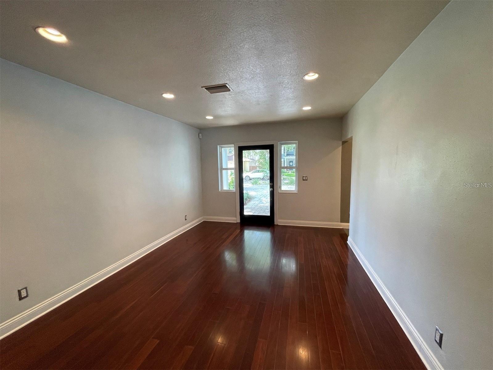 Image 4 of 26 For 3903 Corona Street