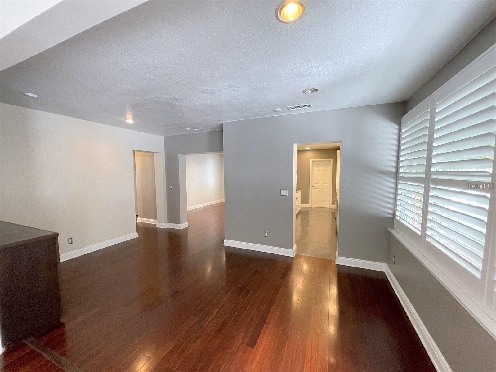 Image 5 of 26 For 3903 Corona Street