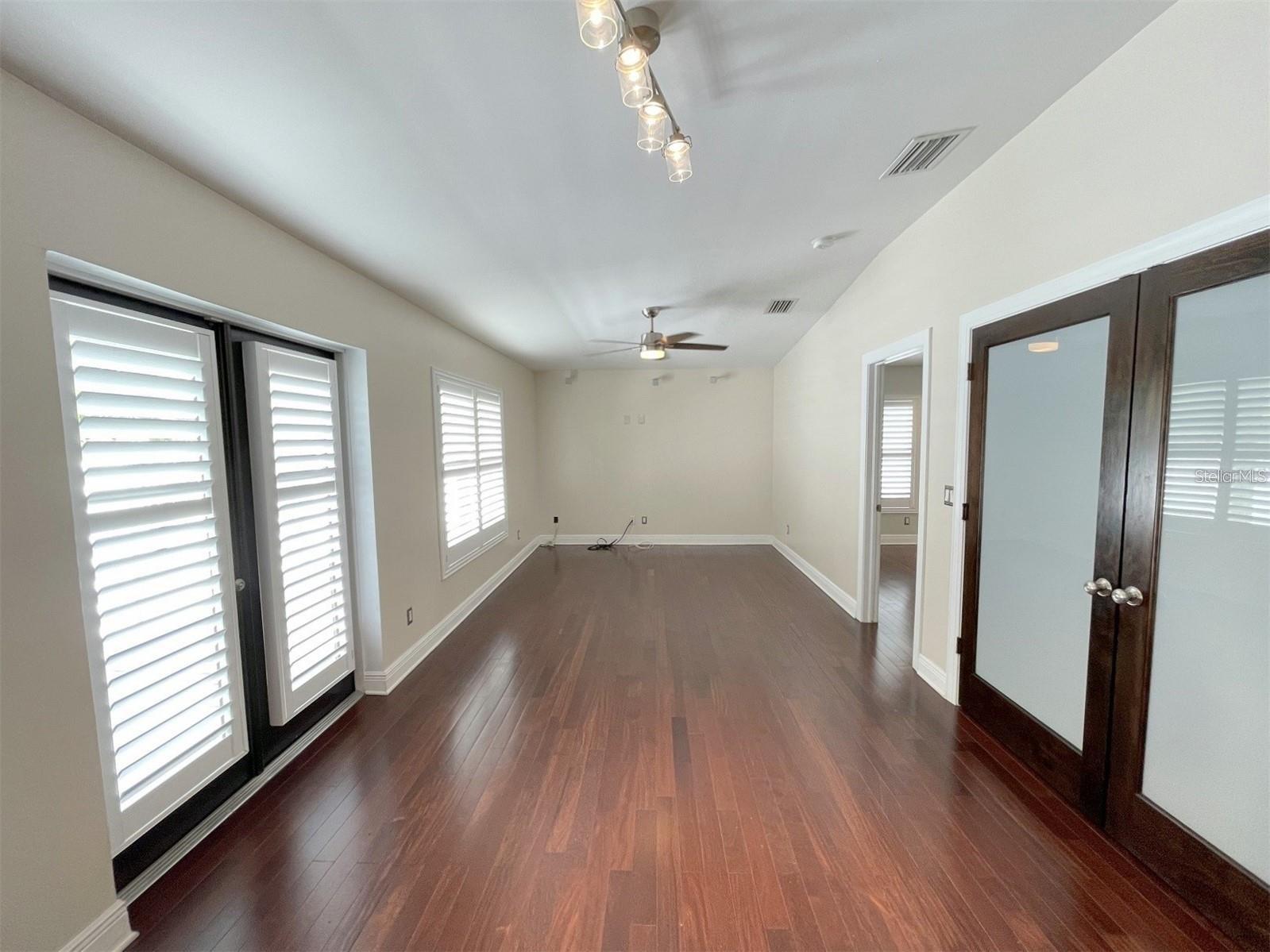 Image 7 of 26 For 3903 Corona Street